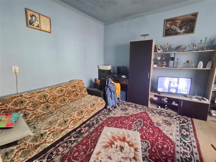 Casa 2 camere 120 mp teren zona Vasile Aaron