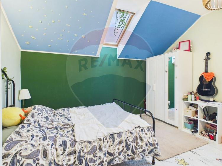 Vilă moderna si luminoasa 2011, cu 5 camere, 500mp curte si garaj