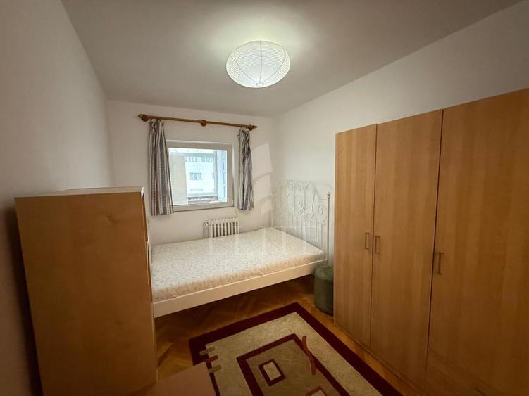 Apartament 3 camere în zona PIATA ZORILOR