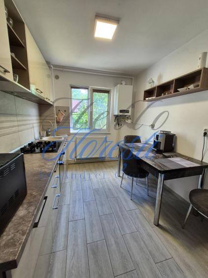 Apartament cu 3 camere , 61 mp, zona Manastur
