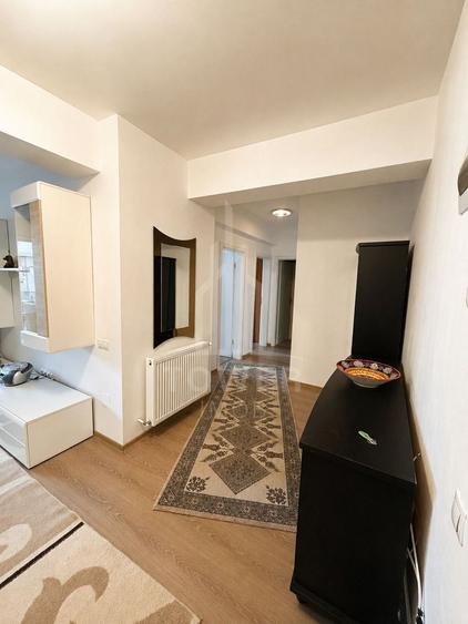 Apartament de închiriat – 3 camere, 2 băi, 72 mp