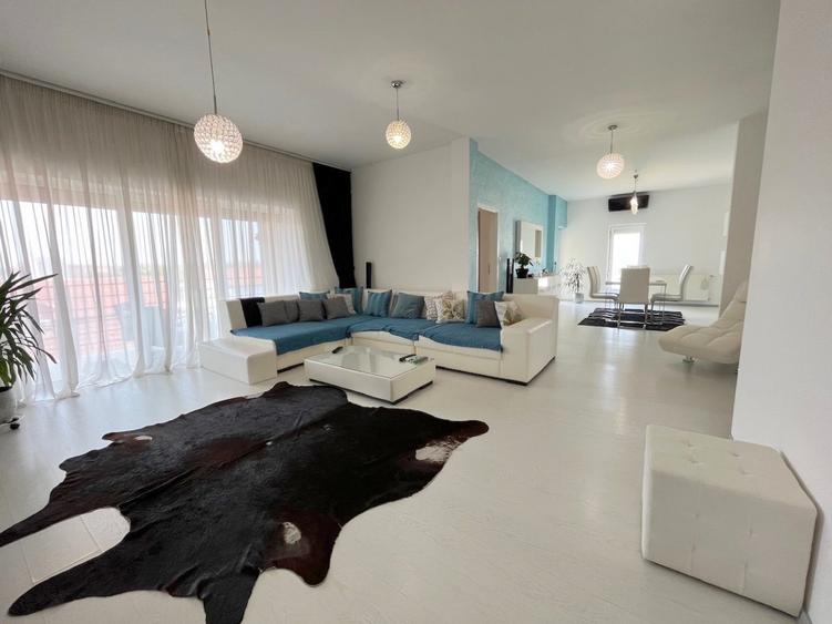 Penthouse Modern cu 3 camere cu loc de parcare - Calea Lipovei