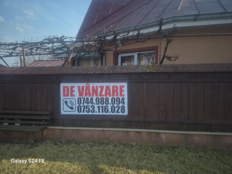 Casă cu anexă și teren generos de 1.600 mp