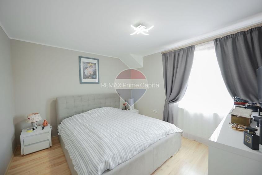 De vânzare casă - duplex cu 4 camere, panouri fotovoltaice -Sântandrei