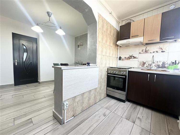 Apartament 3 Camere, Decomandat, Zona Tomis 3 - Comision 0 - 5