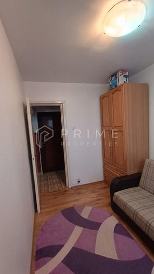 Apartament 3 camere/ Semidecomandat/ Etaj 4/ Zona Dâmbu Pietros