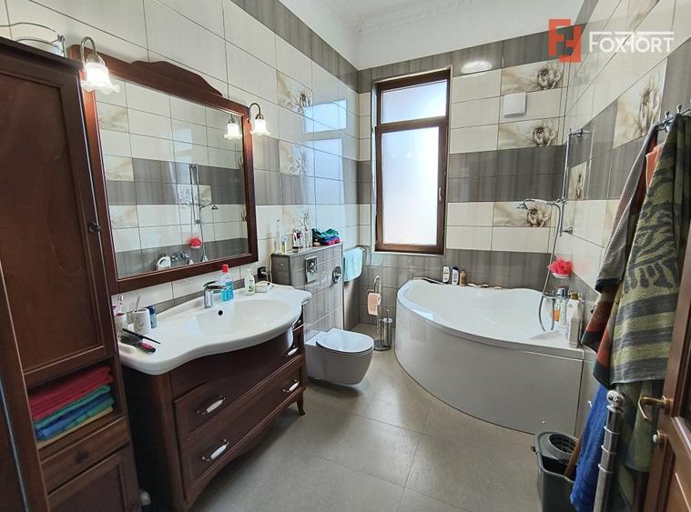 Casa Individuala cu 4 camere, echipata cu panouri, pompa de caldura in zona Sag