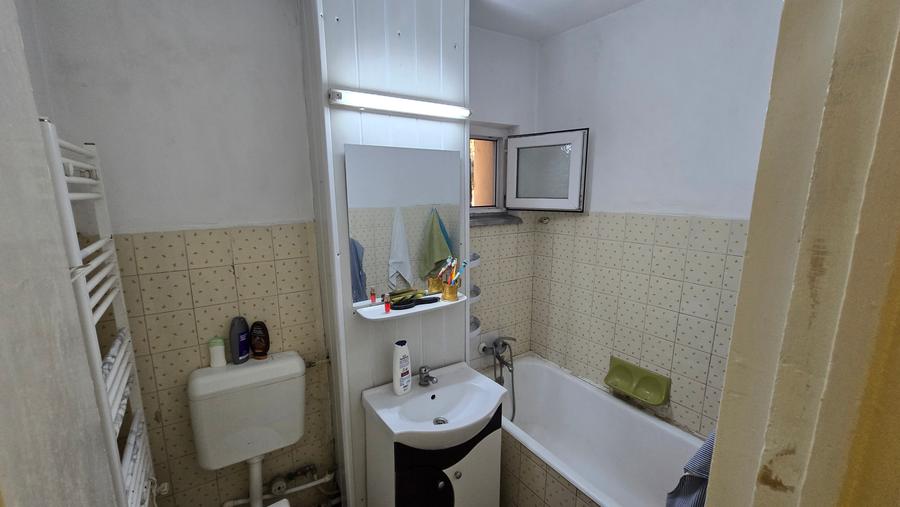 Apartament 2 camere de vanzare, parter, Focsani-Sud