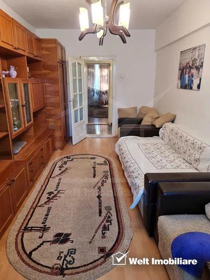 Vând apartament 3 camere, Dambu Rotund