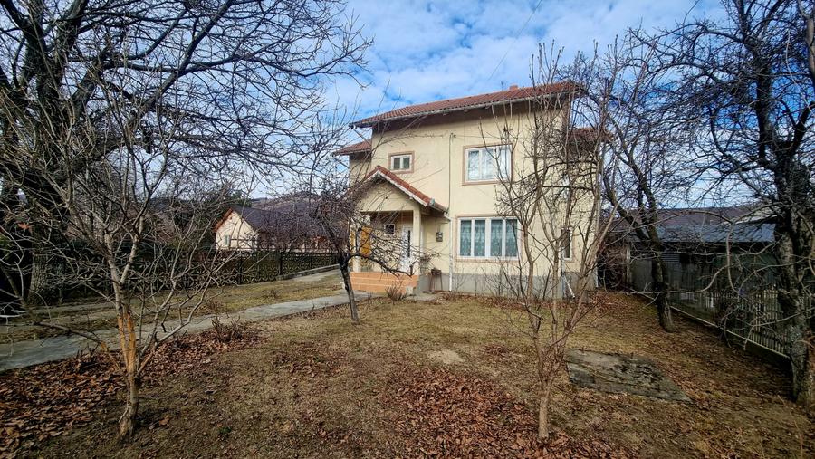 Casă în Chiojdu, Buzău – Plaiul Bâscilor Ideală pentru Pensiune, Casa de vacanta