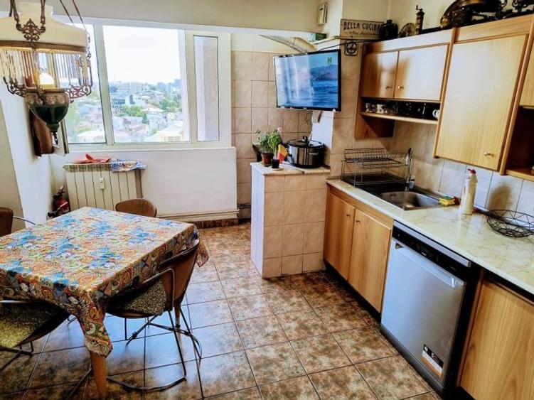 Apartament 4 camere Stefan cel Mare