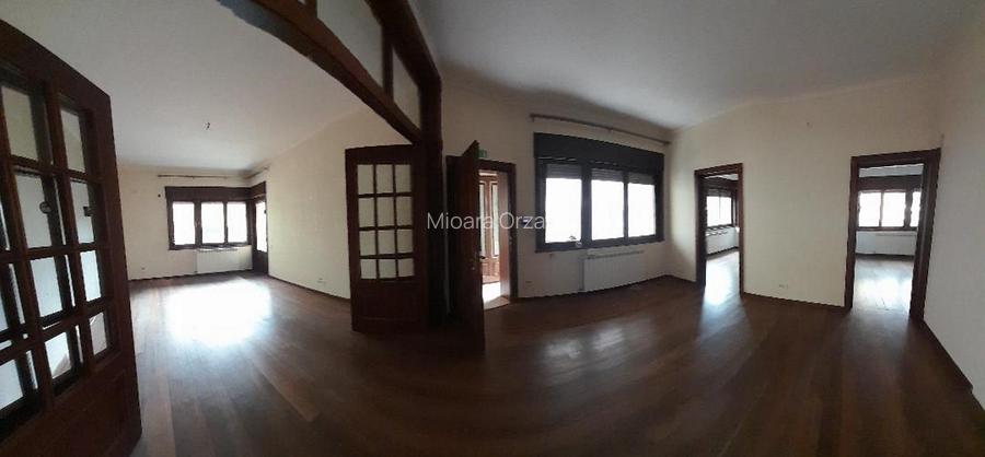 Piata Muncii-Calea Calarasilor, vila 500mp /12 camere, curte 150 mp - 4