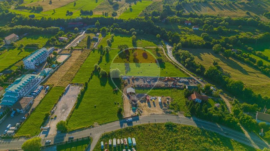 Teren intravilan 7.660 mp lângă Bran, panoramă 360°, comision 0%