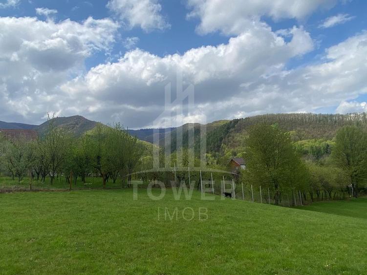 Teren 1042 mp în Tocilele de Sus – priveliște panoramică, utilități complete