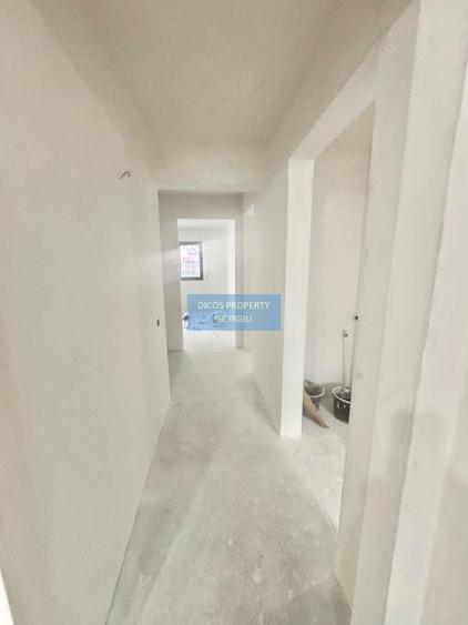 Apartament 4 camere de vânzare – Bd. București