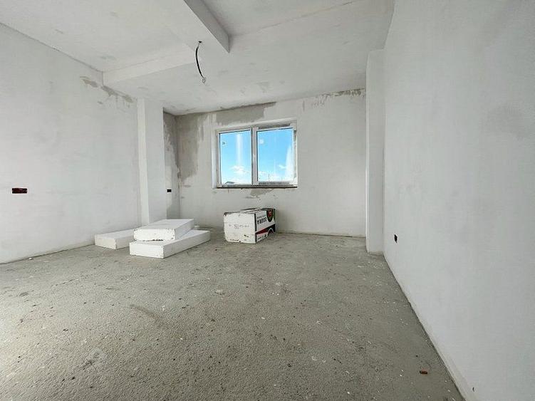 3 Camere - 2 Bai - 90 Mp - Parcare Privata