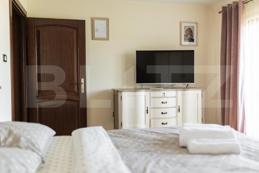 Casă de vanzare, cu 6 camere, 379 mp, zona Oarda de Sus