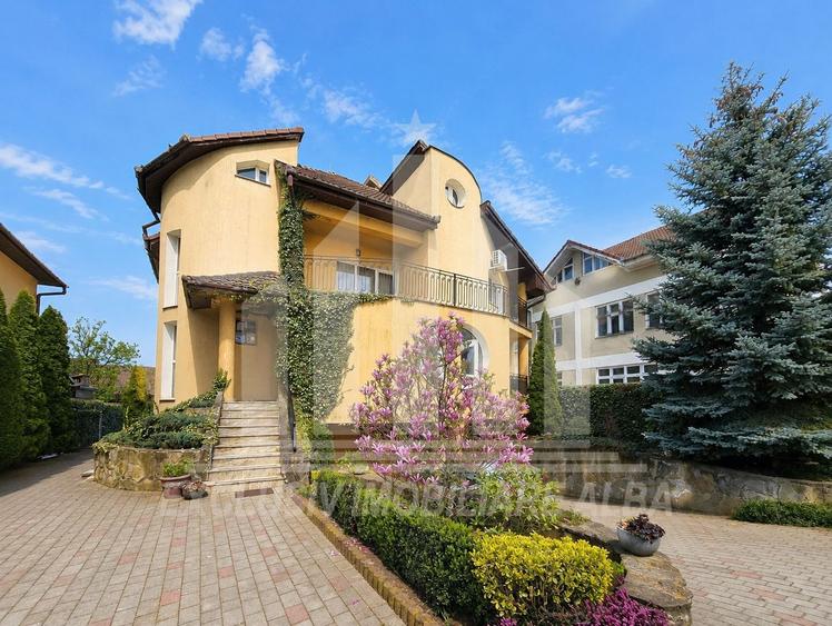 Casa individuala | Pensiune | 550 mp | 1100 mp teren | Cetate