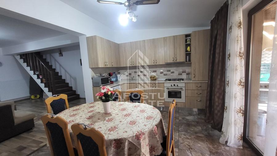 Casa insiruita,4 camere,2 bai,mobilata,Dumbravita