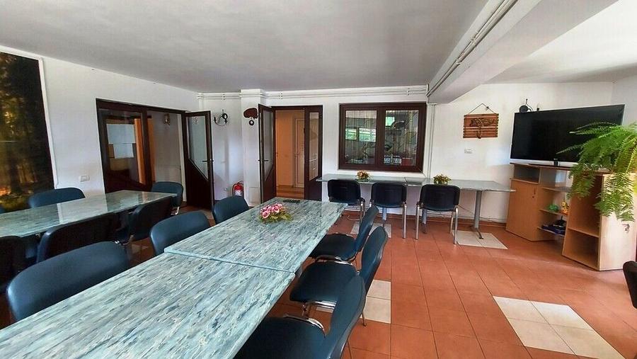 Vanzare pensiune in statiunea Predeal-Cioplea 15 camere