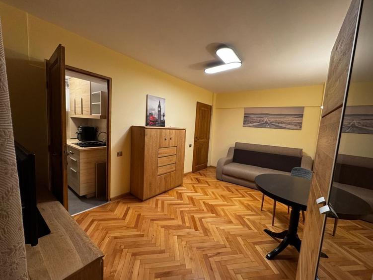 Garsoniera Centrul Civic bloc de apartamente