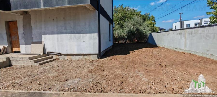 Vila individuala cuplata, in complex rezidential modern, cu 5 camere si mansarda