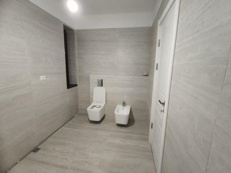 Casa individuala + Casa de oaspeti - 5+2 camere - Corbeanca, Central