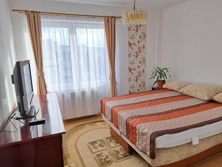Inchiriez apartament 2 camere, decomandat, Tg. Mures, Tudor, zona Fortuna
