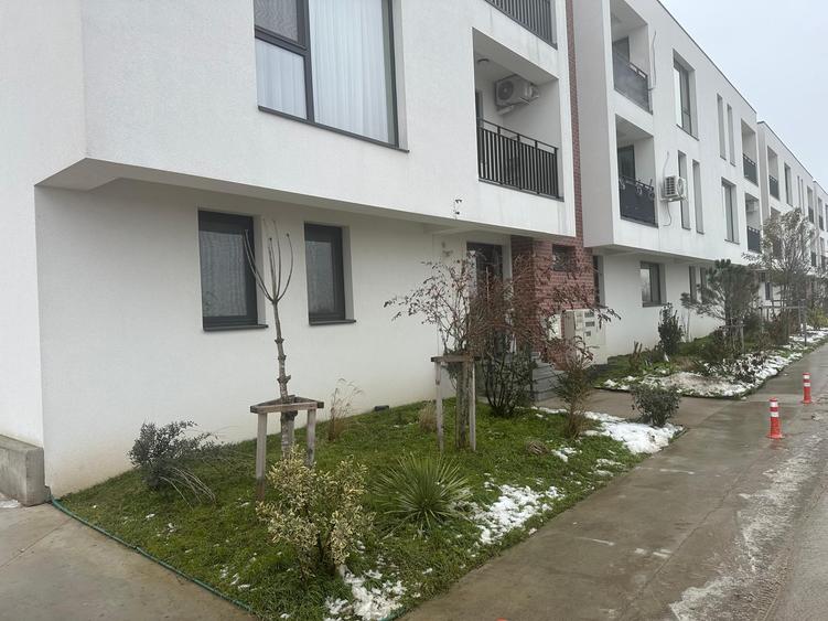 Se vinde apartament cu 2 camere, situat în Tunari