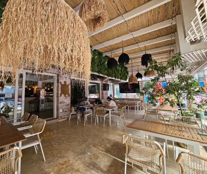 Apartamanet lux la malul marii /mamaia nord/piscina/parcare/restaurant