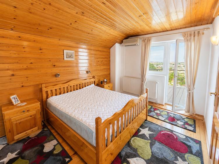 Casă cu 4 camere, priveliște panoramică, terasă închisă și grădină terasată
