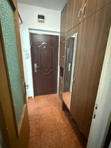Garsoniera decomandata, 37.45 mp, zona Craiovița Nouă