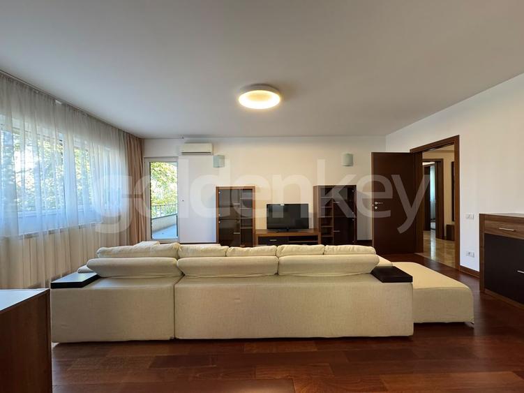 Apartament spatios cu 4 camere| garaj