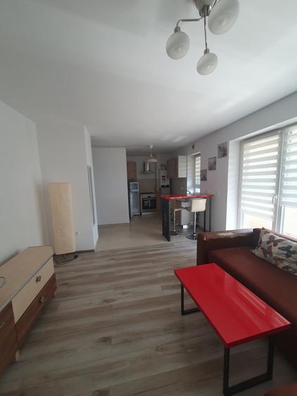 Coresi, 2 camere mobilat, parcare, 450 euro