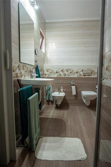 Vila D+P+E cu jaccuzi exterior in Iosia
