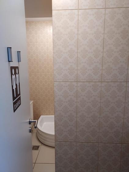SPATIU COMERCIAL-CLINICA MEDICALA-490 MP,3 INTRARI,IDEAL INVESTITIE,1200000 EURO