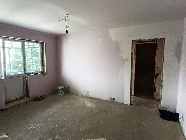 Apartament 2 semi, etajul 3 din 4, zona Tic Tac