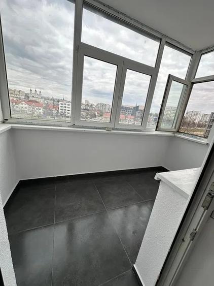 Apartament MODERN, PRIMA INCHIRIERE, cu 3 camere, zona Podu de Piatra