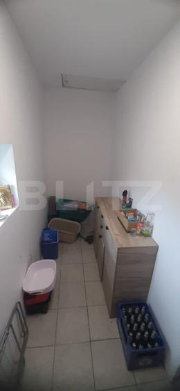 Apartament de vanzare, la casa, cu 2 camere si garaj 66 mp zona Lazaret