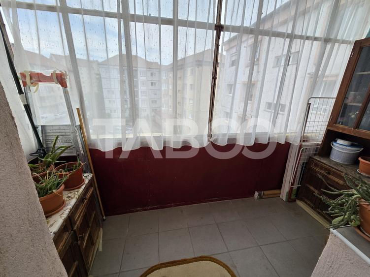 Apartament 3 camere decomandat 2 balcoane etaj 3 Central Sibiu