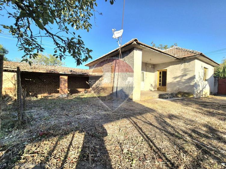 Proprietate cu teren 1.359 mp, poziție pe colț și utilități la strada