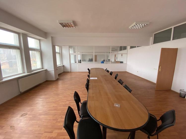 Spațiu birouri, 3500 mp, zona Lapus