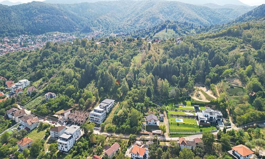 Teren intravilan zona Schei