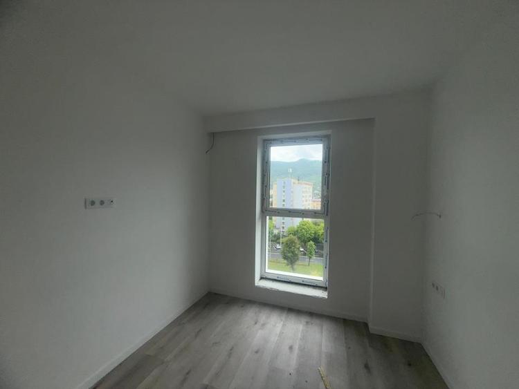Apartament cu 3 camere finisat zona Cosbuc