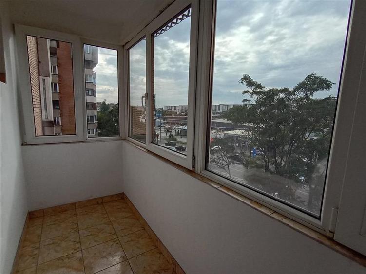 Apartament cu 3 camere de inchiriat
