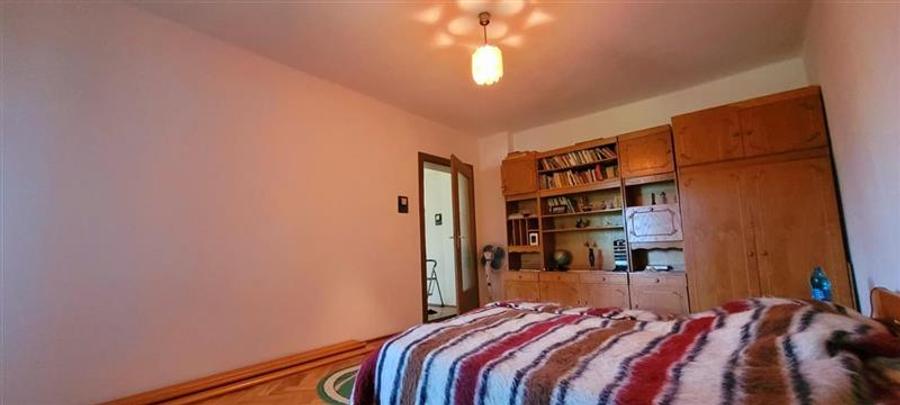 Casa individuala garaj pivnita curte superba Talmaciu