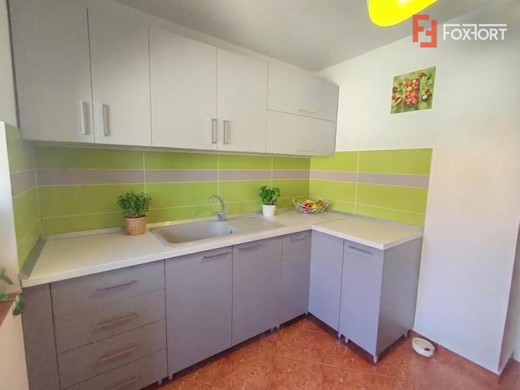 Apartament cu 3 camere de vanzare in zona Soarelui