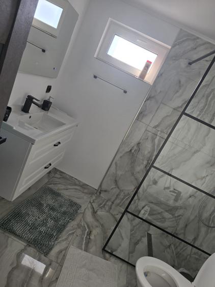 Proprietate exclusivistă pentru locuință sau pensiune – cameră VIP cu jacuzzi