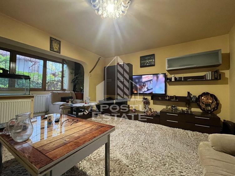 Apartament cu 3 camere, 2 bai, 2 balcoane, zona Vladeasa