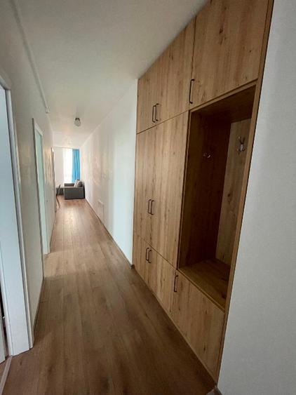 Proprietar inchiriez apartament mobilat, loc de parcare, lift